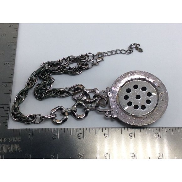 Vintage 18"-20" Necklace Silver Toned Chain With Round Black Animal Print Design - Picture 3 of 3